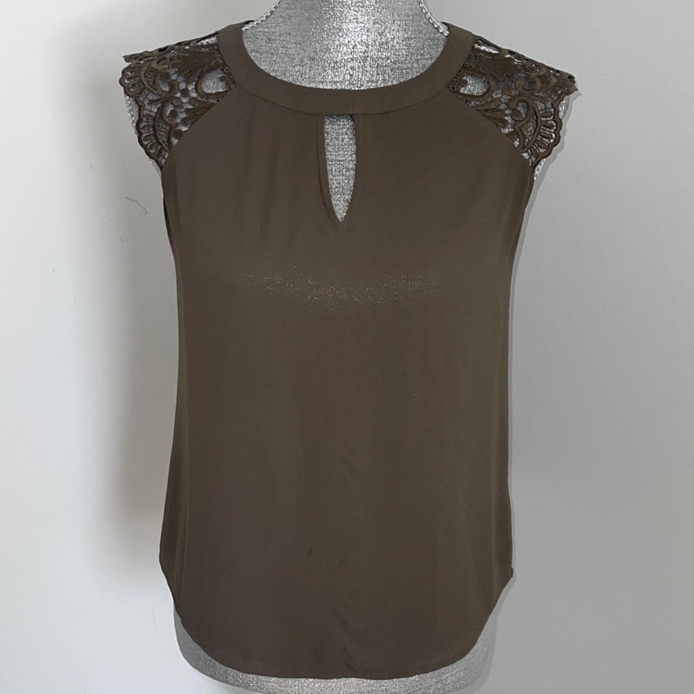Express Blouse - Picture 2 of 5